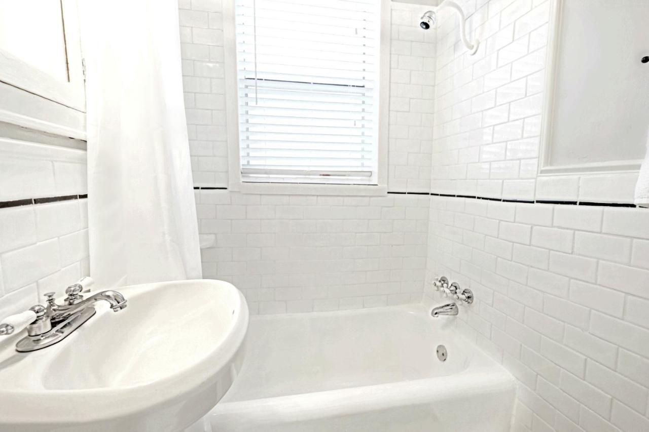 Relaxing 1 Bedroom Near Lower Greenville Free Parking Dallas Bagian luar foto